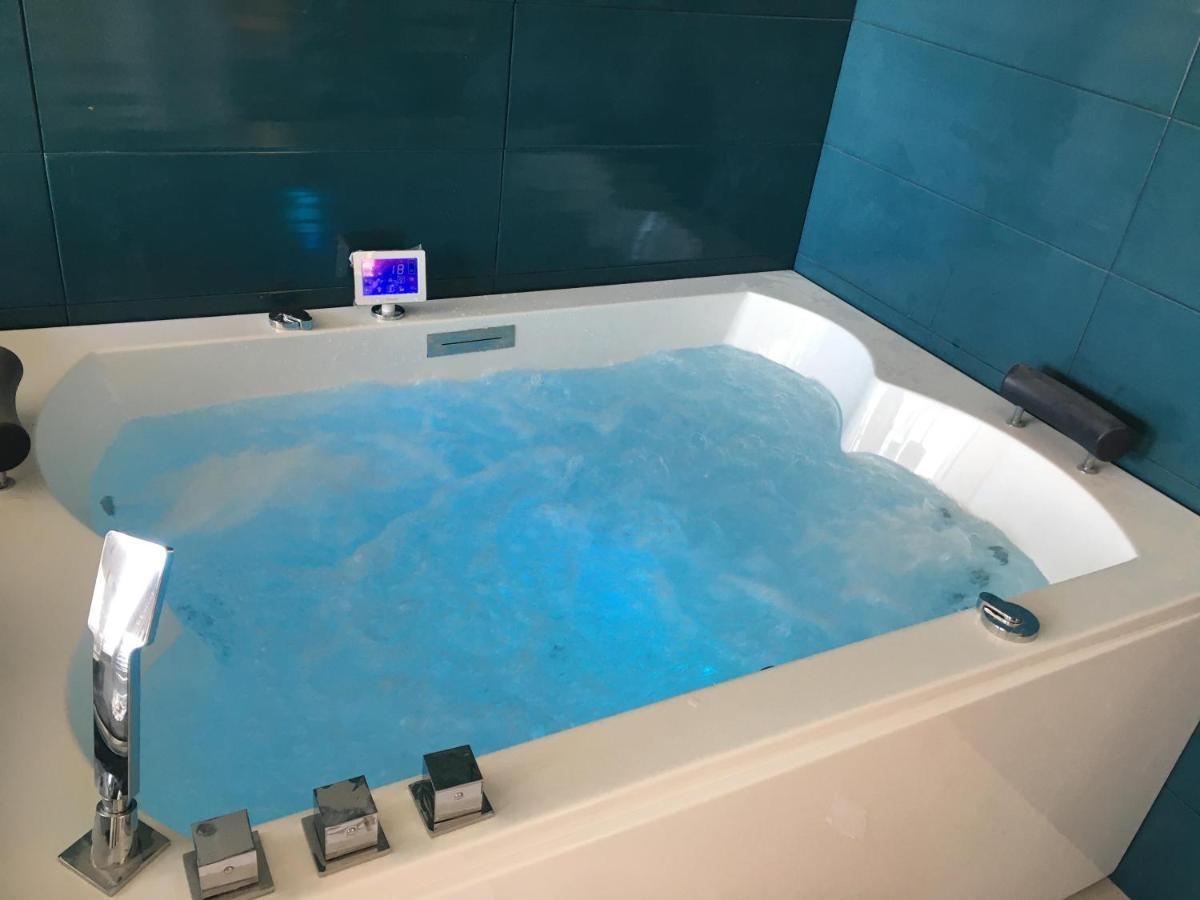 Luxe Balneotherapie Au Village Naturiste Du Cap D'agde Agde